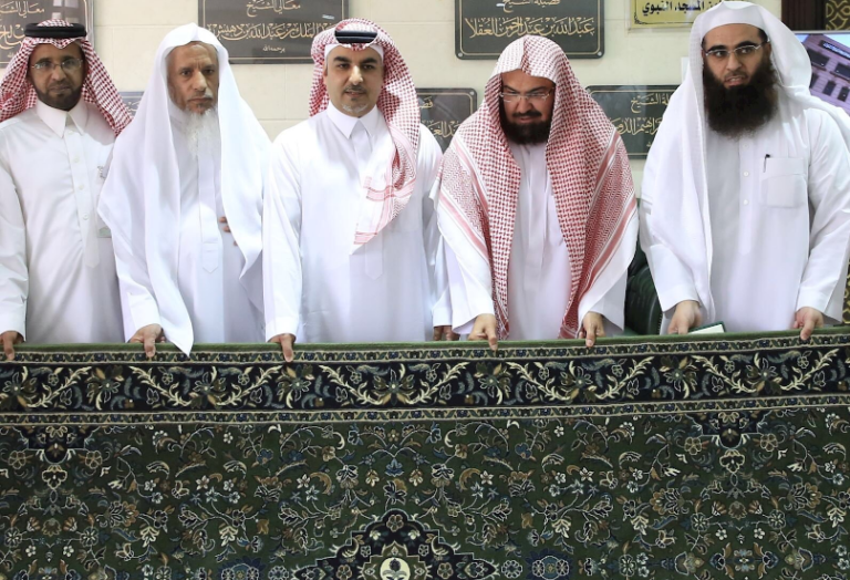 New Carpets with Electronic Chips for Al Masjid an Nabawi