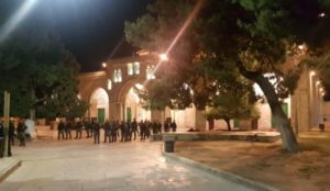 Israeli police forced Muslims on Itikaf outside Al-Aqsa Mosque