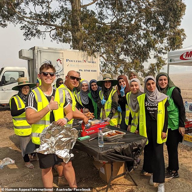Muslim heroes travel to fire-ravaged areas to cook meals for firefighters battling the blaze in Australia.