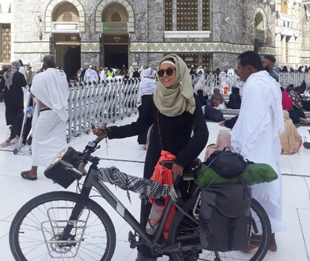 Sara Haba First Lady To Reach Makkah on Bicycle by a 53-day journey from Tunisia to Mecca.