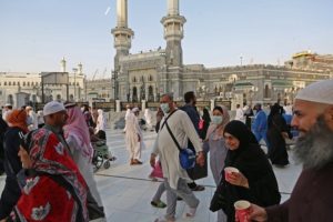 Saudi Arabia bans Citizens and Residents from performing Umrah pilgrimage